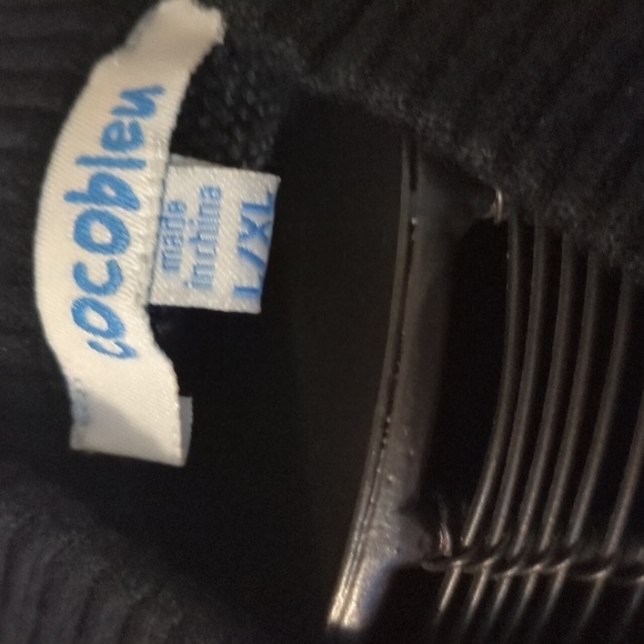 Cocobleu poncho/shrug sweater - Picture 4 of 4